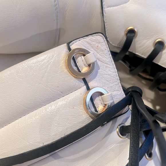 Stuart Weitzman White Lexy combat Boots size 8.5 great condition - Picture 4 of 7